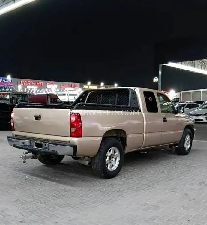 GMC Sierra 2004 for Sale in Ajman Image-10