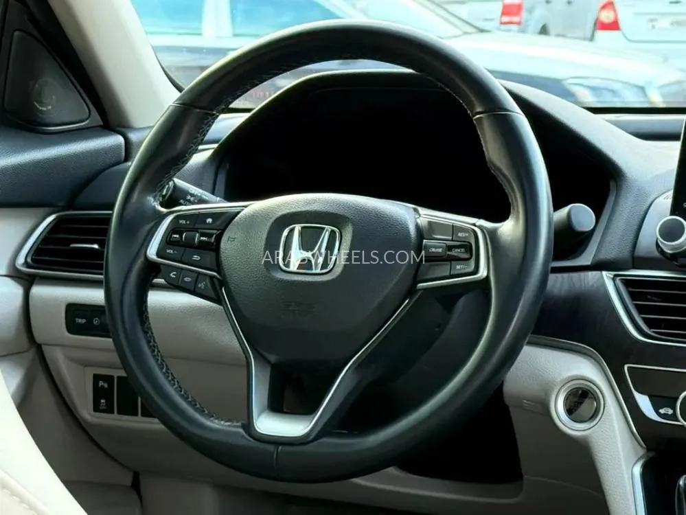 Honda Accord 2022 for Sale in Sharjah Image-9