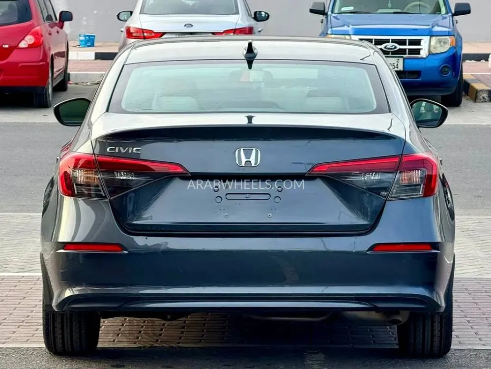 Honda Civic 2023 for Sale in Sharjah Image-2