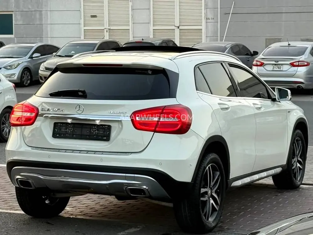 Mercedes Benz GLA 2017 for Sale in Sharjah Image-15