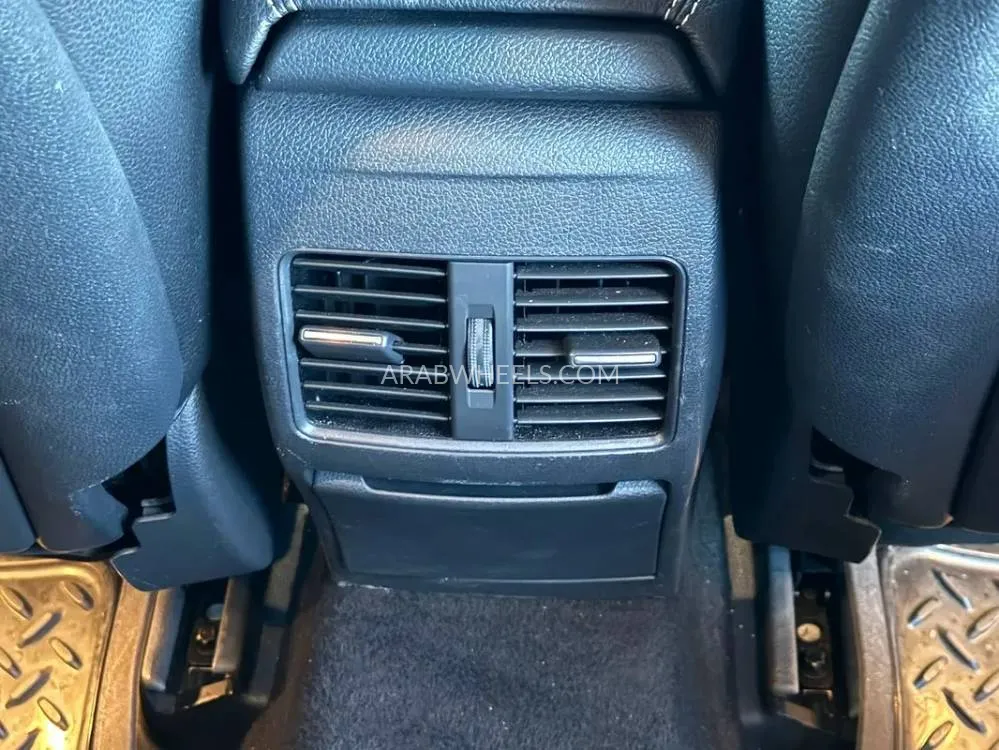 Mercedes Benz GLA 2017 for Sale in Sharjah Image-16