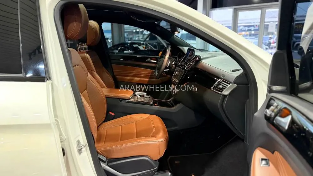 Mercedes Benz GLE Class 2018 for Sale in Dubai Image-10