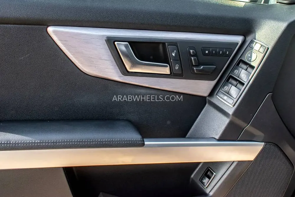 Mercedes Benz GLK Class 2011 for Sale in Dubai Image-10
