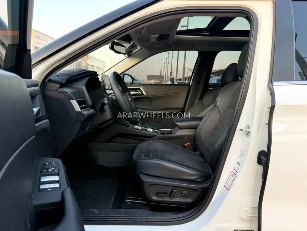 Mitsubishi Outlander 2025 for Sale in Sharjah Image-15