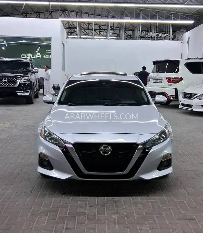 Nissan Altima 2019 for Sale in Ajman Image-2
