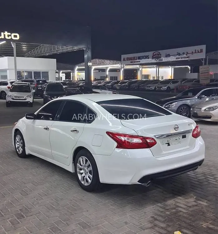 Nissan Altima 2017 for Sale in Ajman Image-13