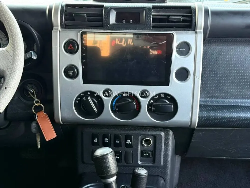 Toyota FJ Cruiser 2009 for Sale in Sharjah Image-2