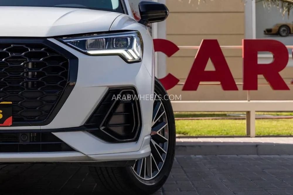 Audi Q3 2024 for Sale in Dubai Image-5