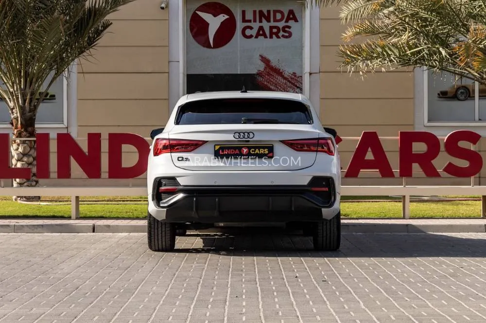 Audi Q3 2024 for Sale in Dubai Image-6