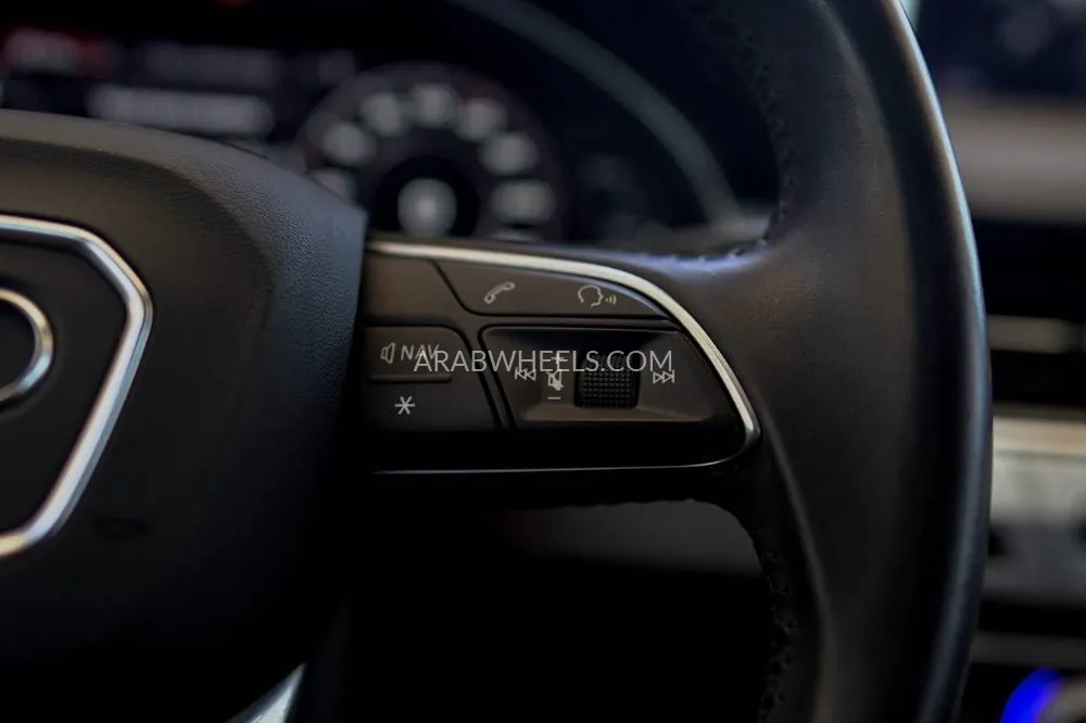 Audi Q7 2016 for Sale in Dubai Image-21