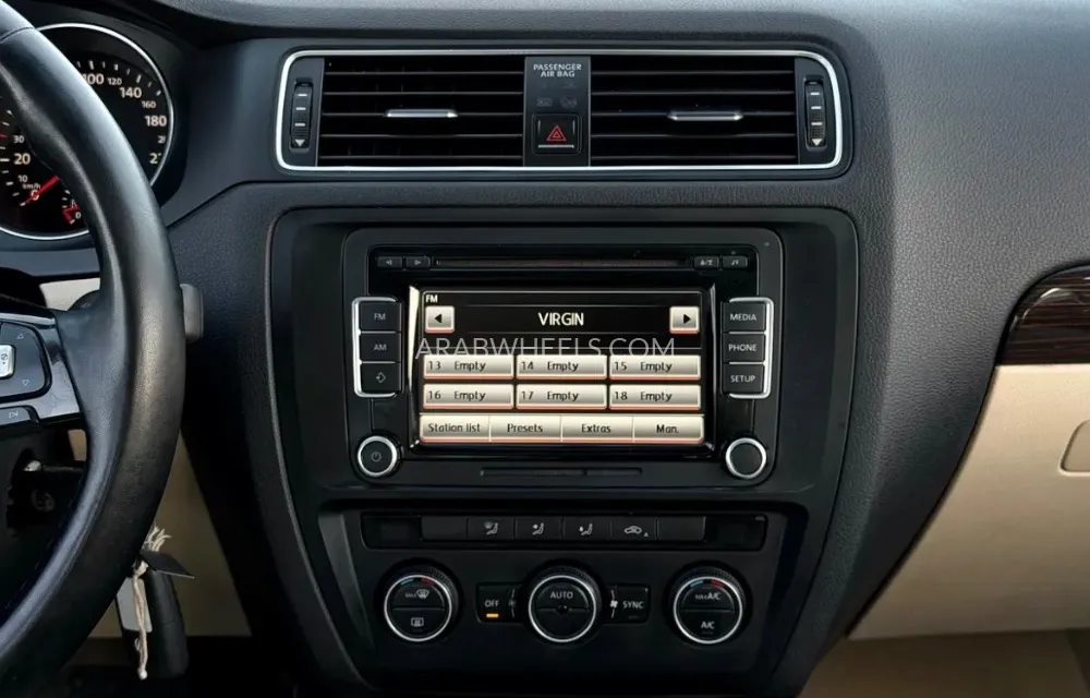 Volkswagen Jetta 2017 for Sale in Dubai Image-3