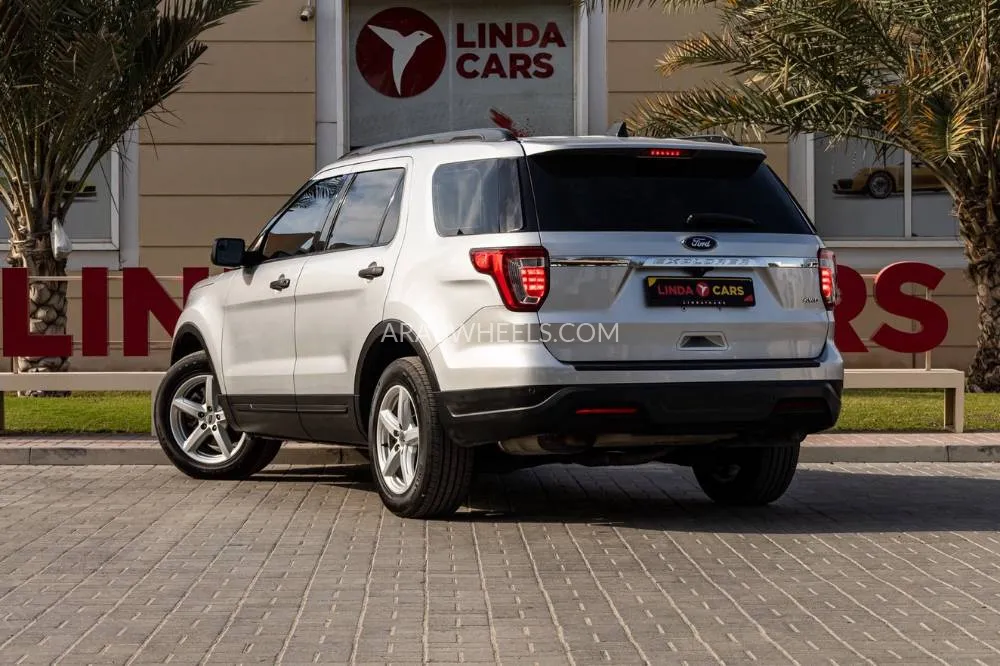 Ford Explorer 2018 for Sale in Dubai Image-9