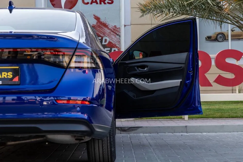 Honda Accord 2023 for Sale in Dubai Image-7