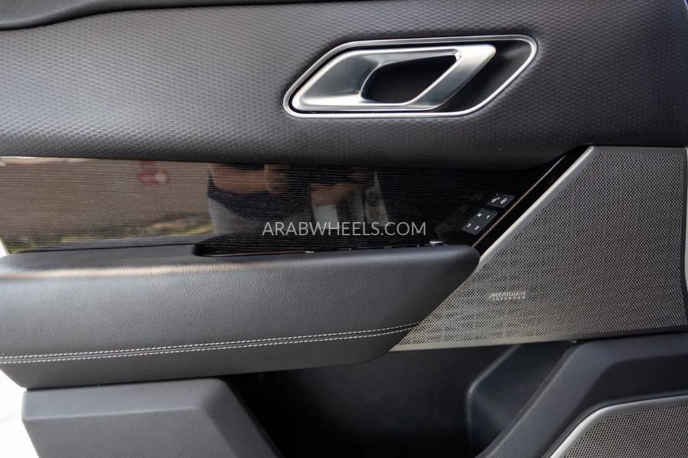 لاند روفر رينج روفر فيلار 2019 for Sale in دبي Image-10