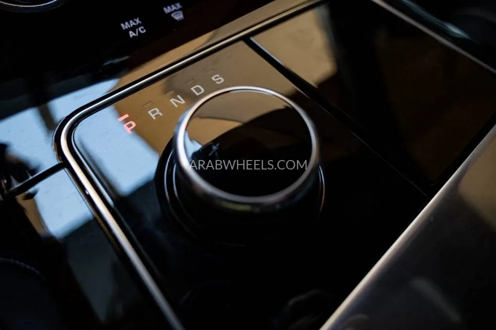 لاند روفر رينج روفر فيلار 2019 for Sale in دبي Image-20