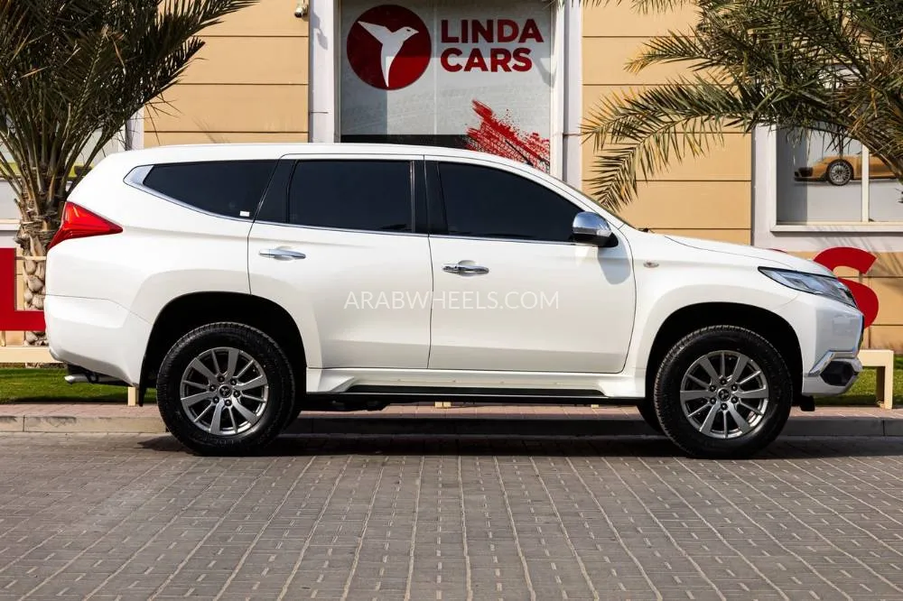 Mitsubishi Montero Sport 2019 for Sale in Dubai Image-10