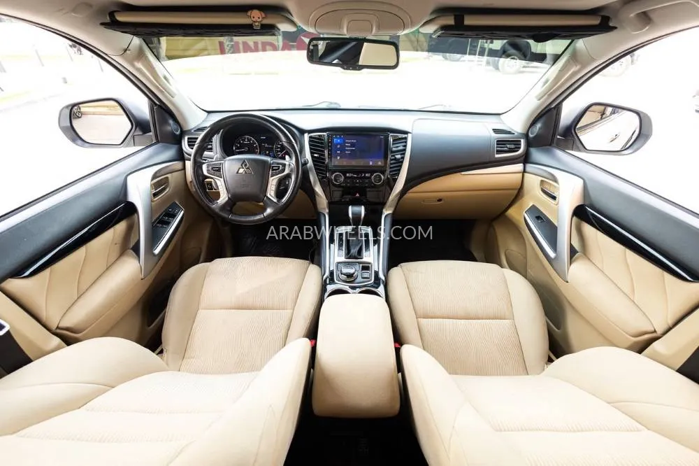 Mitsubishi Montero Sport 2019 for Sale in Dubai Image-15