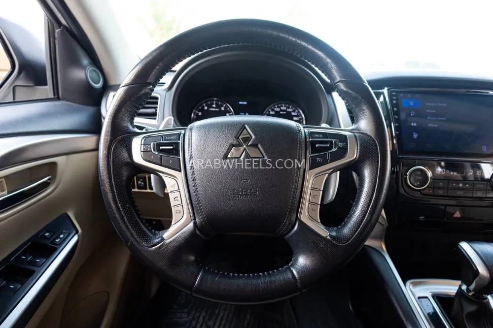 Mitsubishi Montero Sport 2019 for Sale in Dubai Image-18