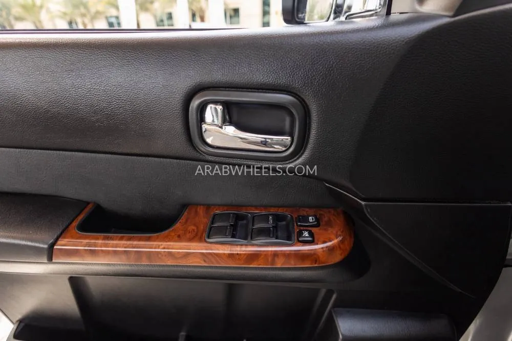 Nissan Patrol 2021 for Sale in Dubai Image-12