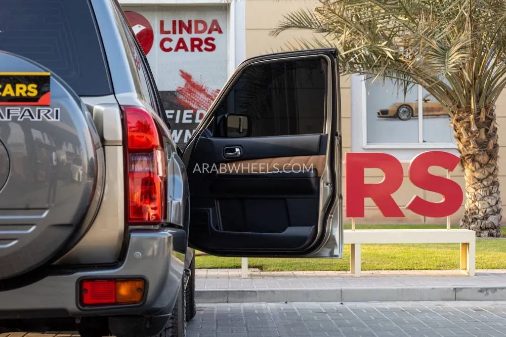 Nissan Patrol 2022 for Sale in Dubai Image-7