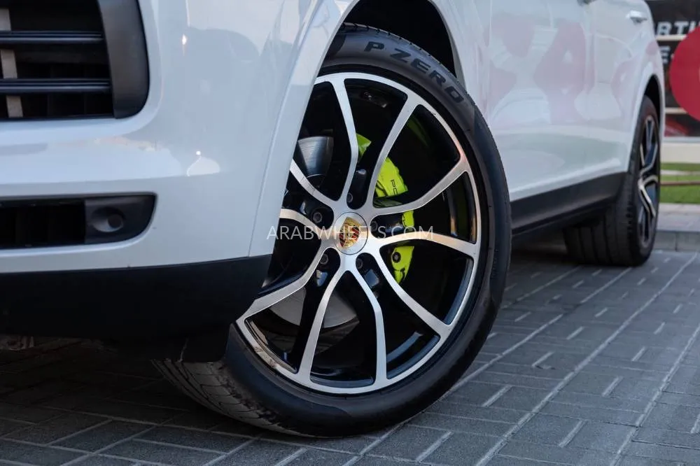 Porsche Cayenne 2019 for Sale in Dubai Image-12