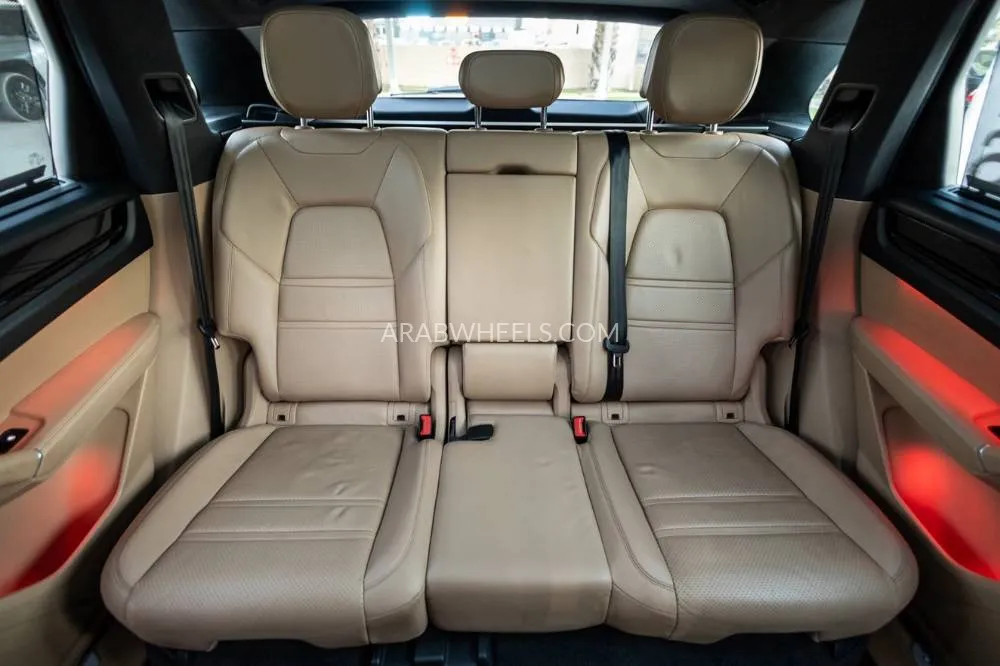 Porsche Cayenne 2019 for Sale in Dubai Image-26