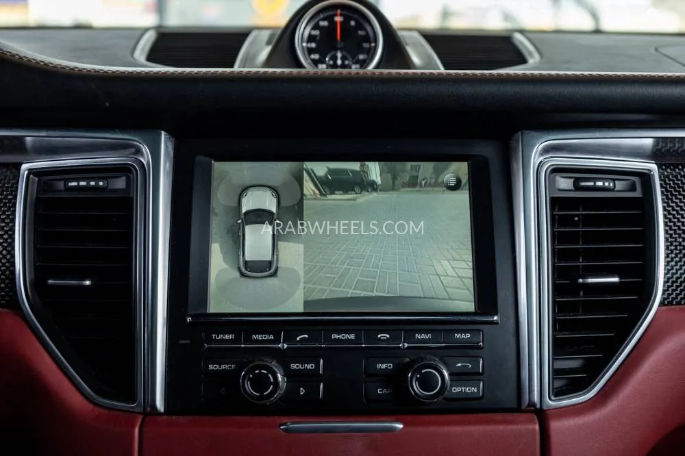 Porsche Macan 2015 for Sale in Dubai Image-19