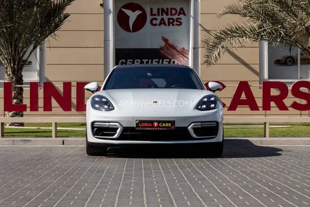 Porsche Panamera 2022 for Sale in Dubai Image-4