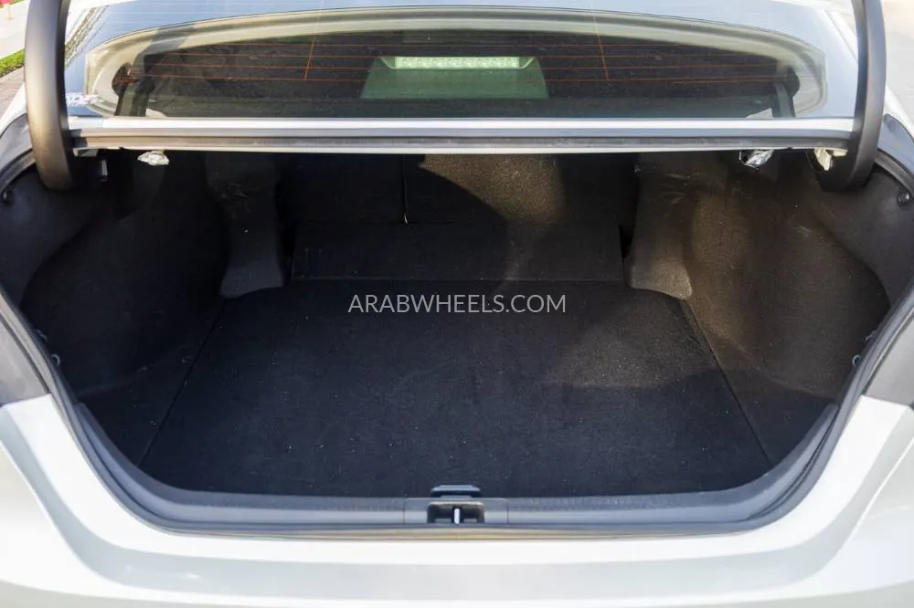 Toyota Camry 2024 for Sale in Dubai Image-24