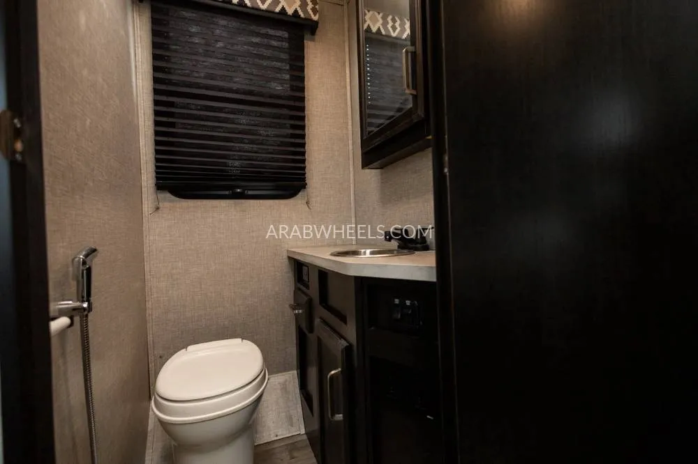 Ford E 450 2022 for Sale in Dubai Image-31