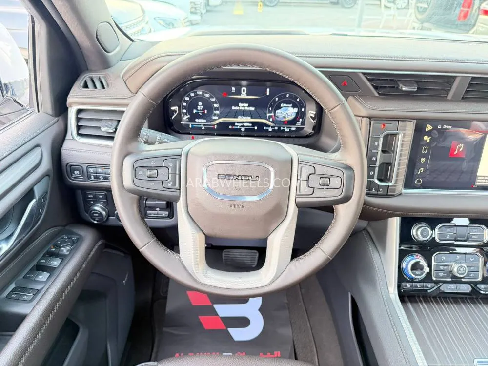 GMC Yukon 2023 for Sale in Abu Dhabi Image-9