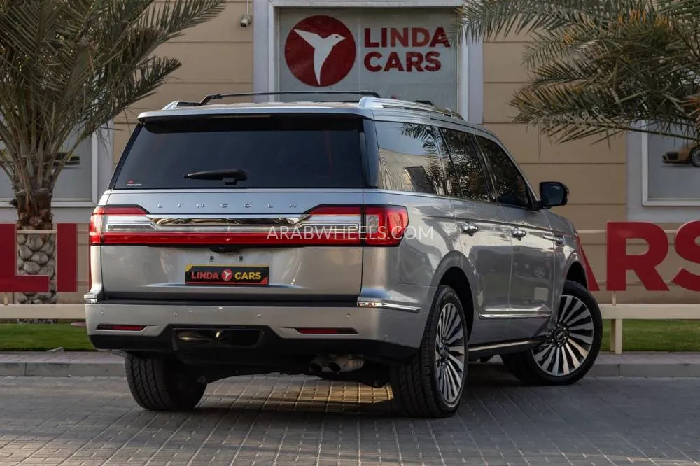 Lincoln Navigator 2021 for Sale in Dubai Image-8