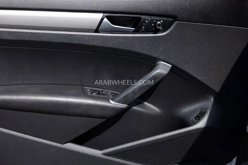 Volkswagen Passat 2021 for Sale in Dubai Image-12