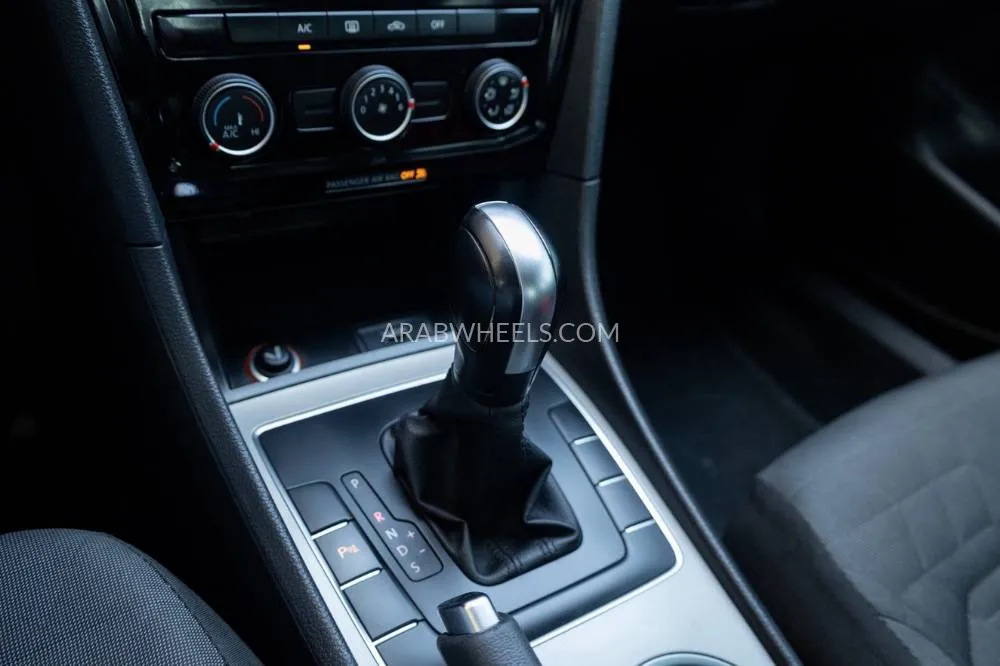 Volkswagen Passat 2021 for Sale in Dubai Image-20