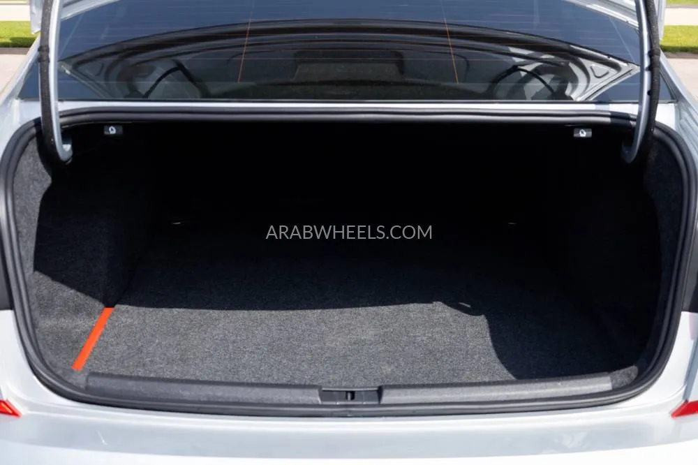 Volkswagen Passat 2021 for Sale in Dubai Image-24