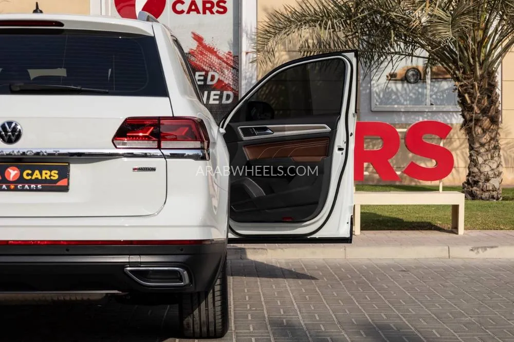 Volkswagen Teramont 2022 for Sale in Dubai Image-7