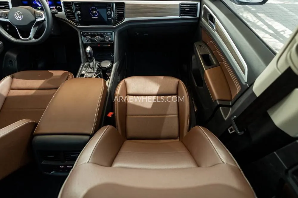 Volkswagen Teramont 2022 for Sale in Dubai Image-17