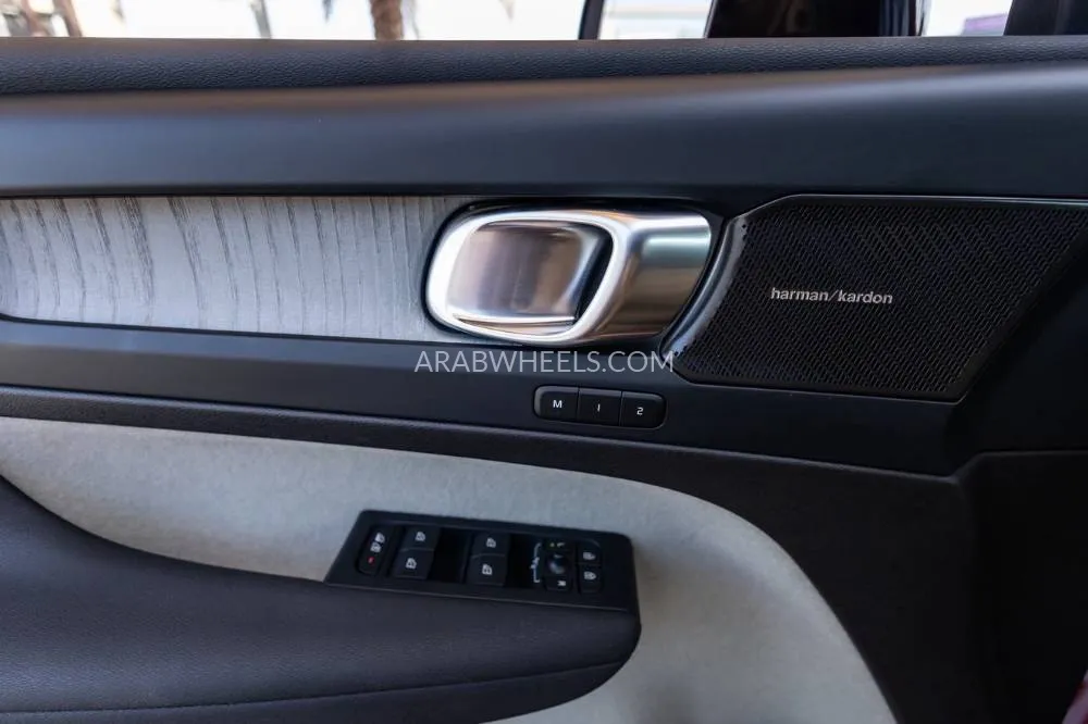 Volvo XC40 2024 for Sale in Dubai Image-12