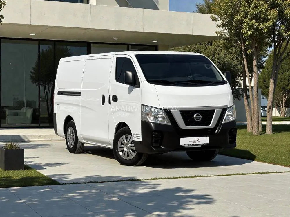 Nissan Urvan 2021 for Sale in Dubai Image-4
