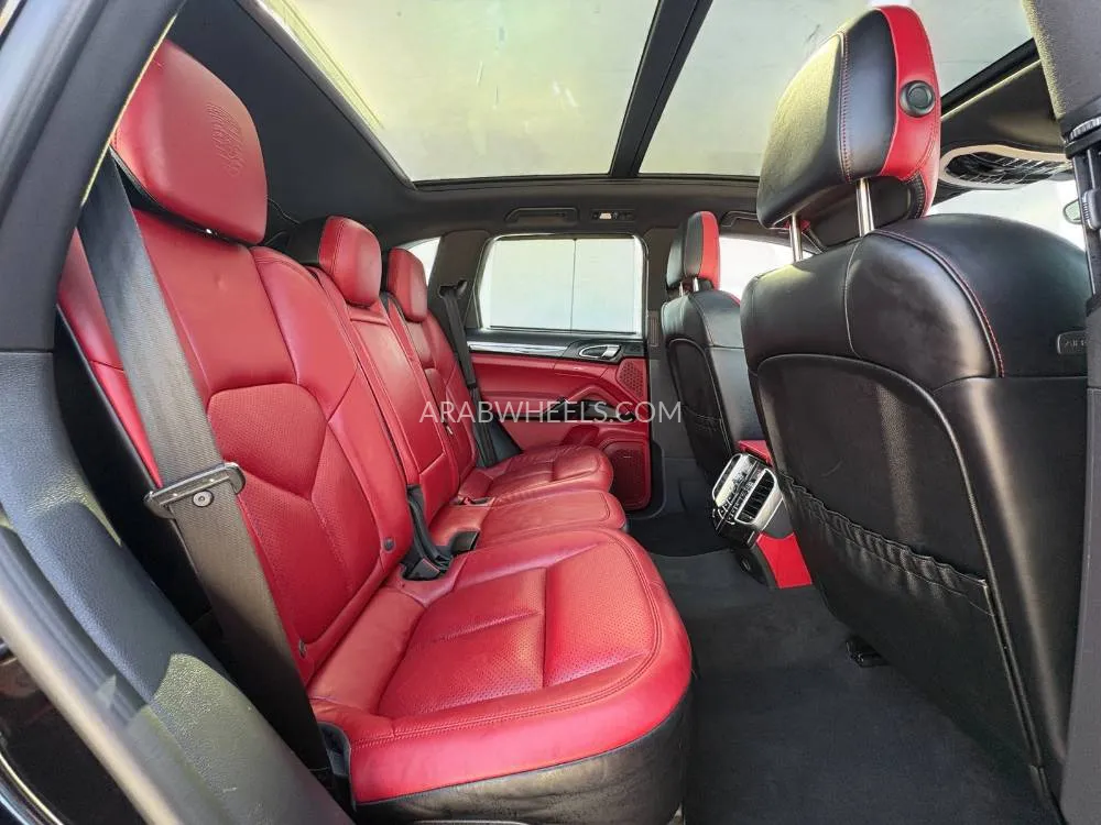 Porsche Cayenne 2017 for Sale in Dubai Image-19