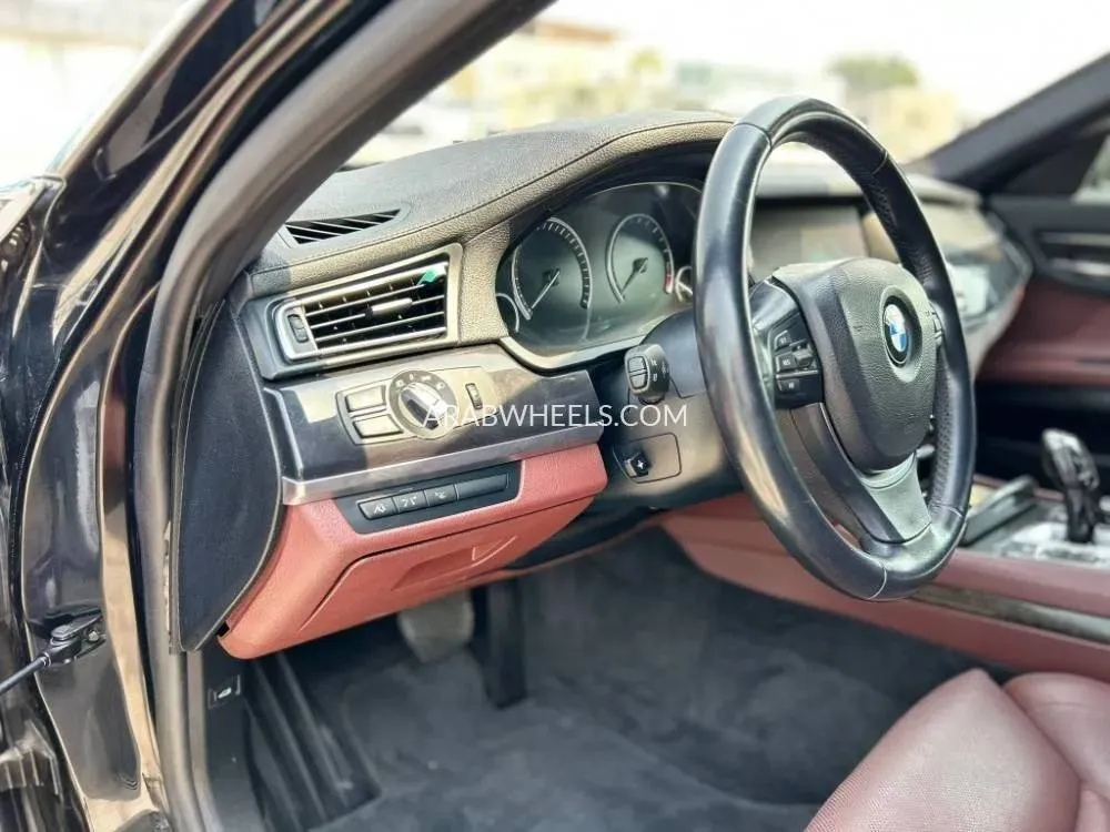 BMW 7 series 2011 for Sale in Ras Al Khaimah Image-13