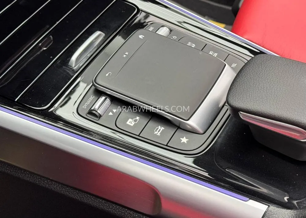 Mercedes Benz GLB 2023 for Sale in Dubai Image-10