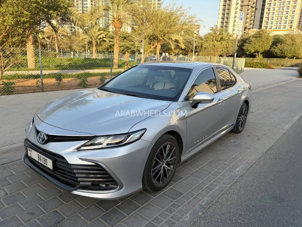 Toyota Camry 2023 for Sale in Dubai Image-3