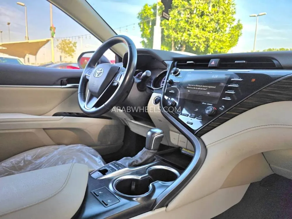 Toyota Camry 2020 for Sale in Sharjah Image-10