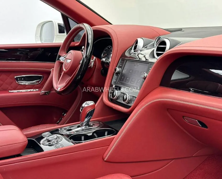 Bentley Bentayga 2019 for Sale in Dubai Image-13