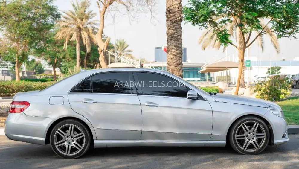 مرسيدس بنز كلاس E 2010 for Sale in عجمان Image-3