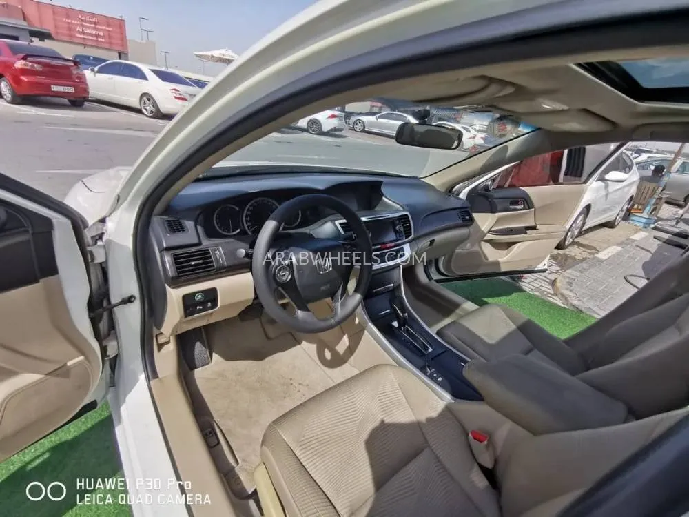 Honda Accord 2016 for Sale in Sharjah Image-4