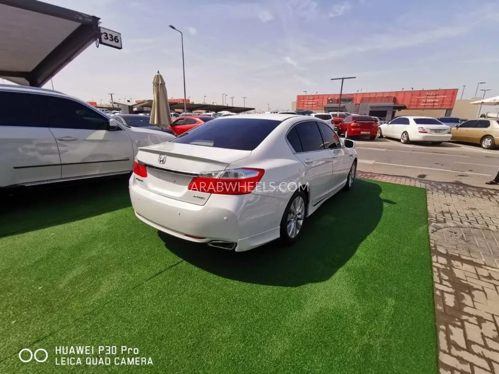 Honda Accord 2016 for Sale in Sharjah Image-11