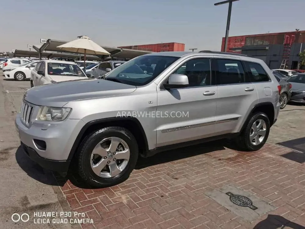 Jeep Cherokee 2012 for Sale in Sharjah Image-7