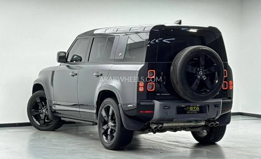 Land Rover Defender 2023 for Sale in Dubai Image-4